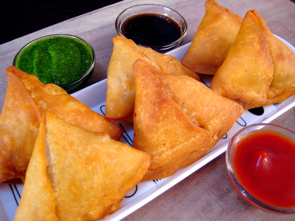 How To Describe Samosa In English